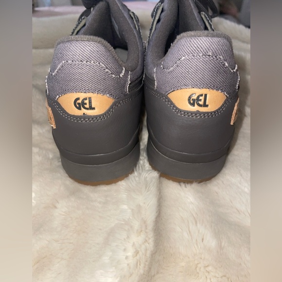 ASICS Men’s Gel Lyte Tennis Shoes - Picture 4 of 5